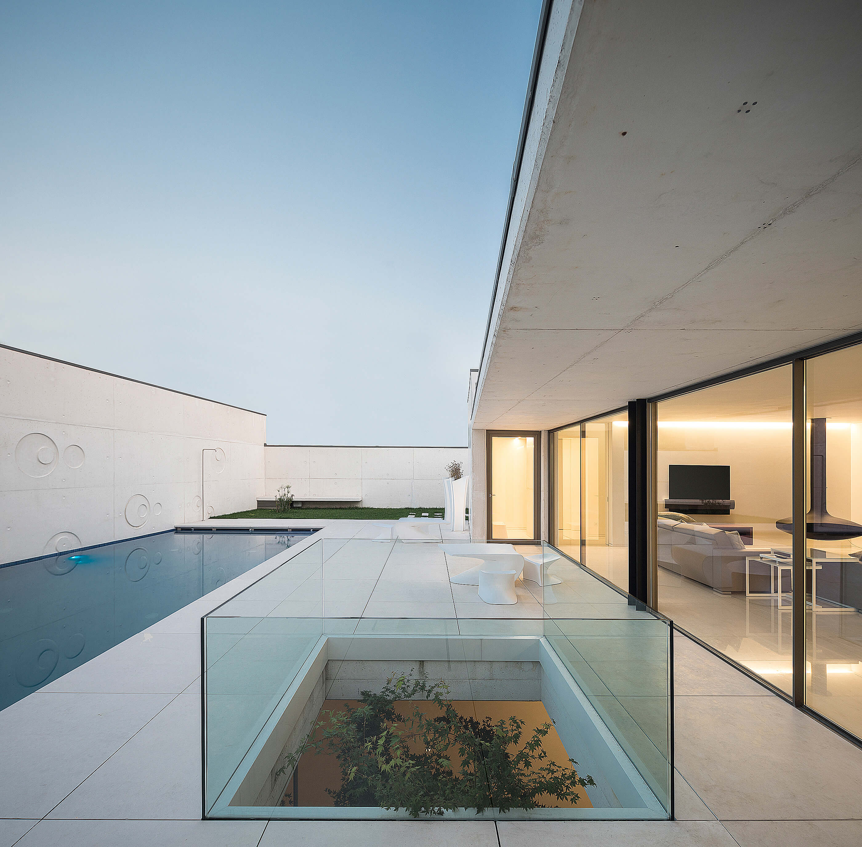 Reportagem Fotografia de arquitectura portuguesa fotografo Ivo tavares studio projecto Casa em Águeda do Espaço Objecto