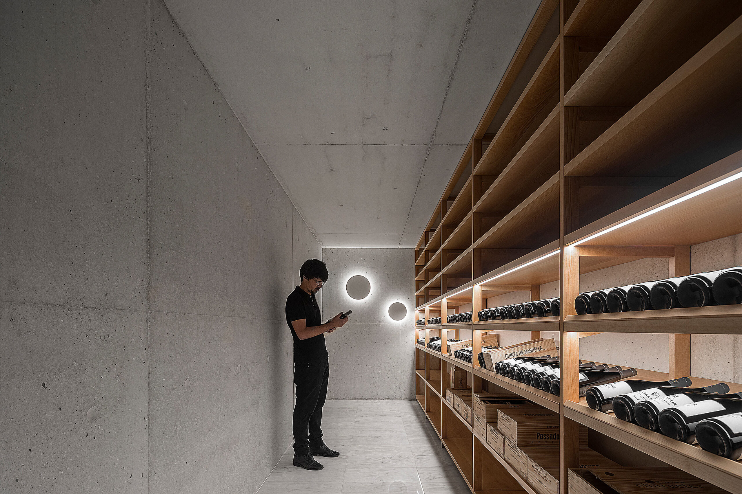 Garrafeira em Betão Reportagem Fotografia de arquitectura portuguesa fotografo Ivo tavares studio projecto Casa em Águeda do Espaço Objecto