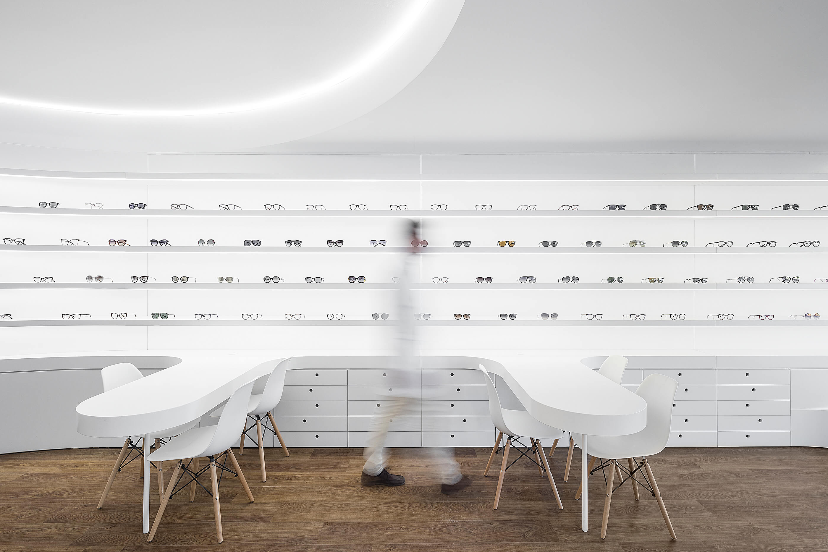Reportagem Fotografia de arquitectura portuguesa fotografo Ivo tavares studio projecto Óptica Pitães de Tsou Arquitectos