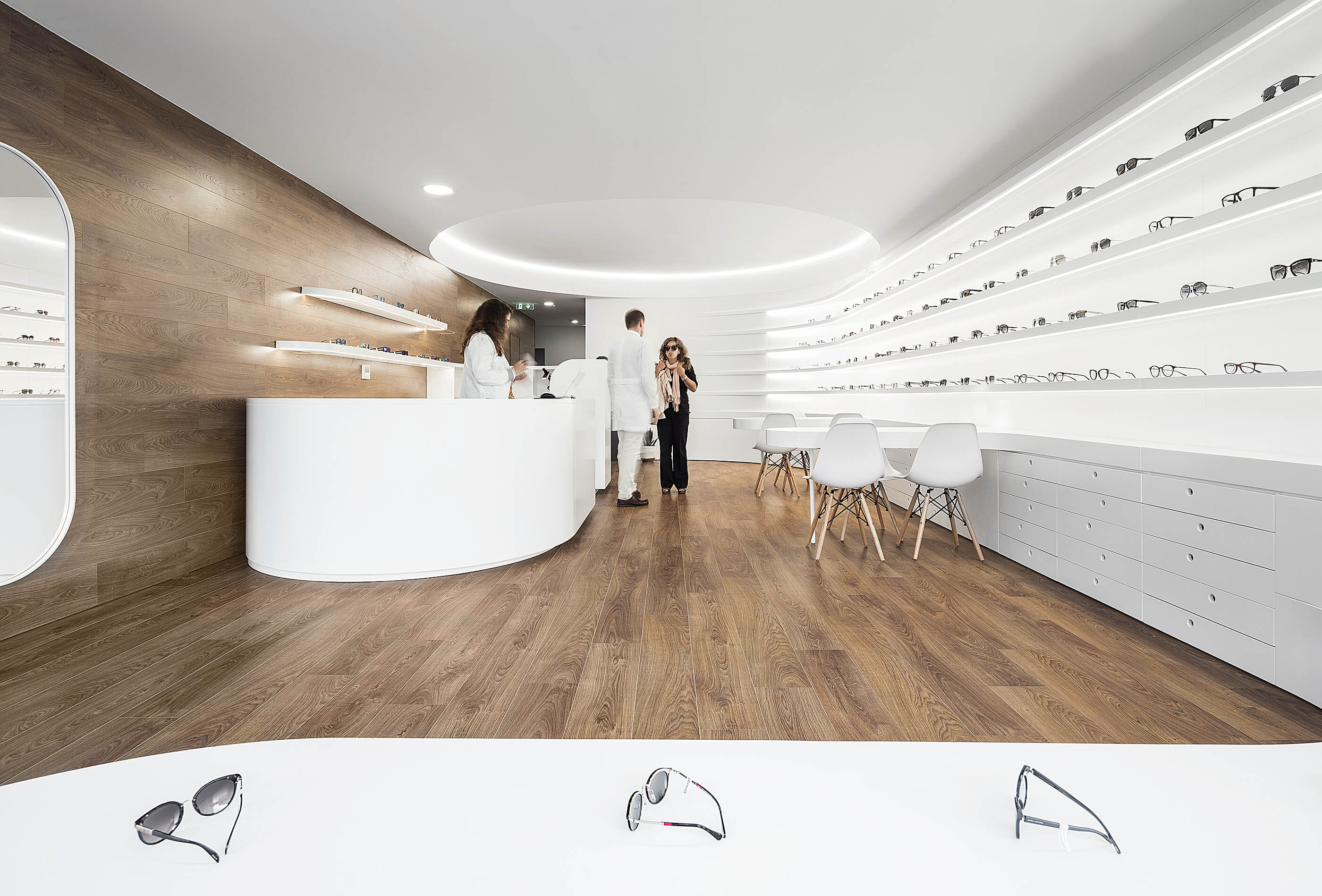 Reportagem Fotografia de arquitectura portuguesa fotografo Ivo tavares studio projecto Óptica Pitães de Tsou Arquitectos