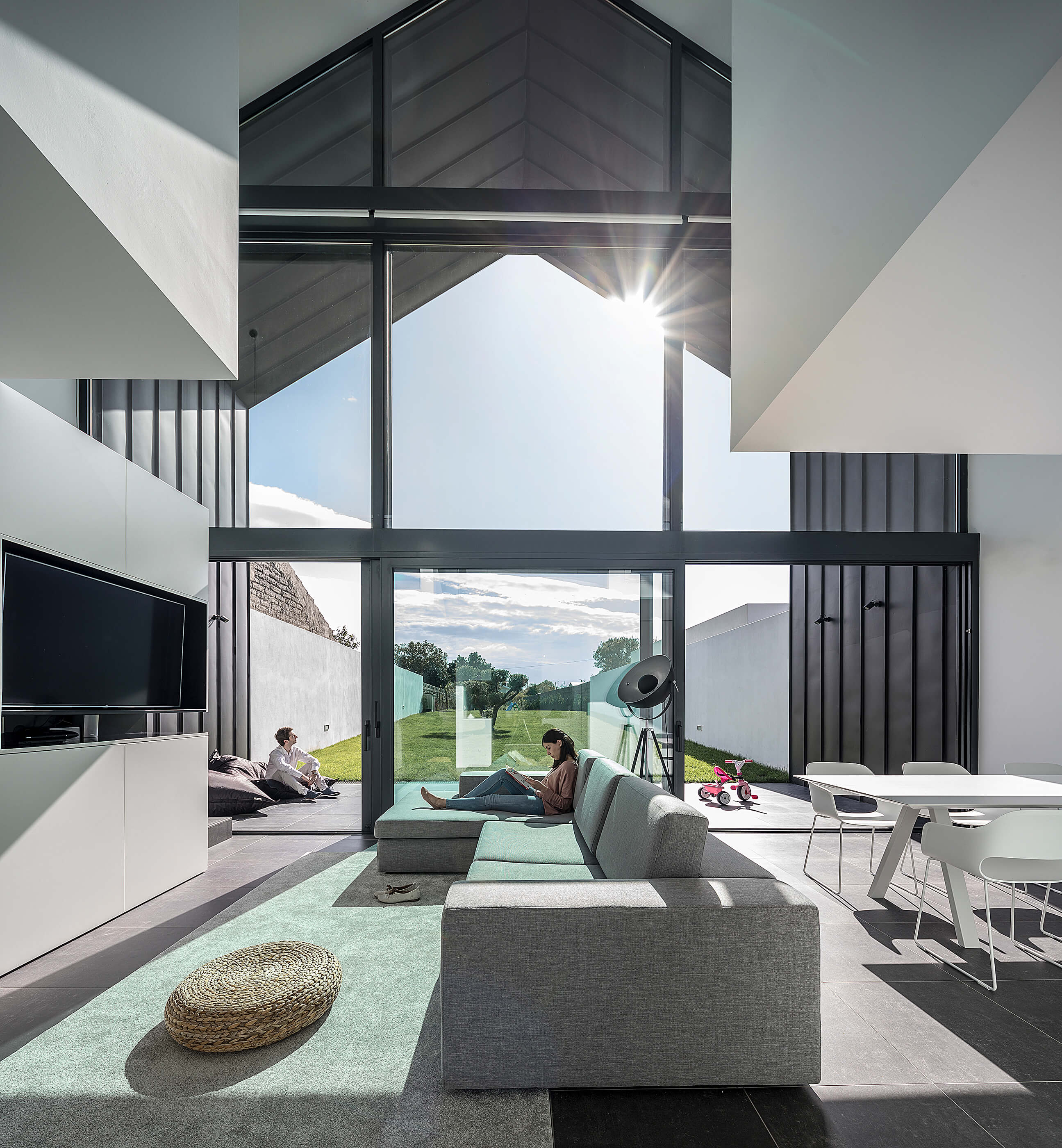 Reportagem Fotografia de arquitectura portuguesa fotografo Ivo tavares studio projecto reabilitação casa do arco do atelier Frari