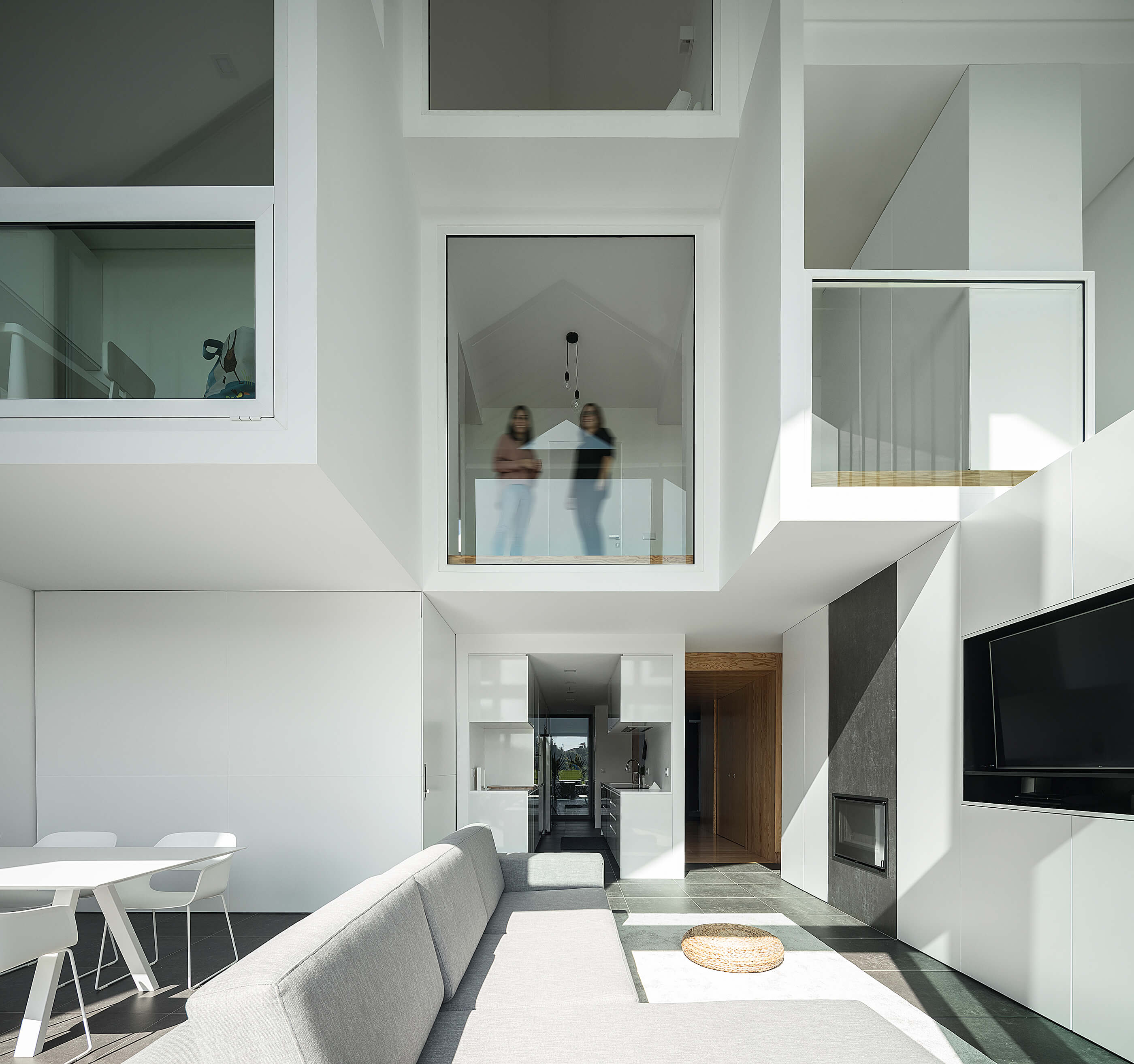Reportagem Fotografia de arquitectura portuguesa fotografo Ivo tavares studio projecto reabilitação casa do arco do atelier Frari