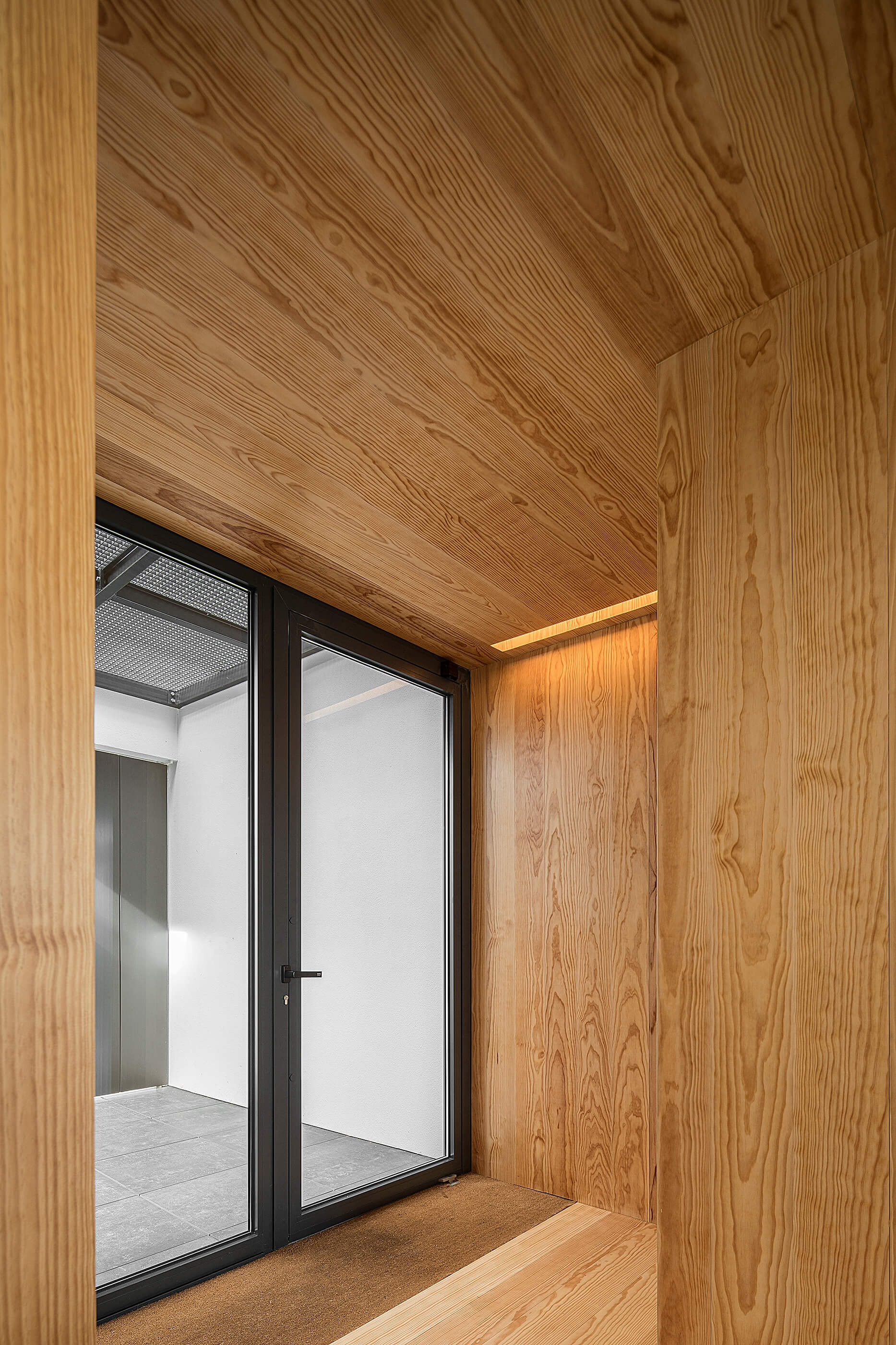 Reportagem Fotografia de arquitectura portuguesa fotografo Ivo tavares studio projecto reabilitação casa do arco do atelier Frari