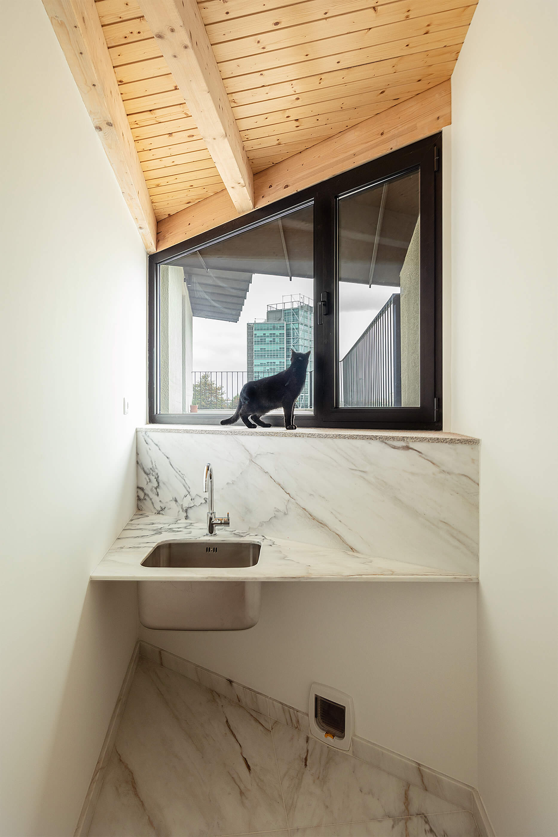 Reportagem Fotografia de arquitectura portuguesa fotografo Ivo tavares studio projecto Casa Santa Marinha de Paulo Moreira Architecture.