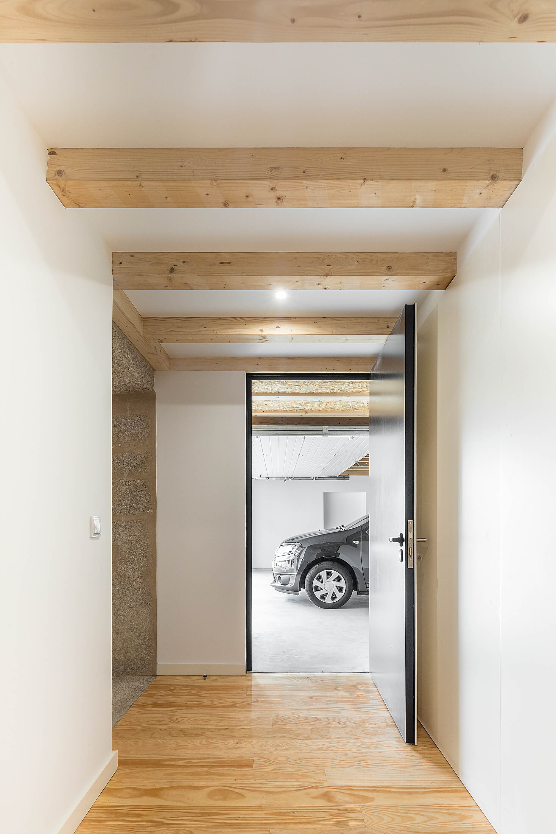 Reportagem Fotografia de arquitectura portuguesa fotografo Ivo tavares studio projecto Casa Santa Marinha de Paulo Moreira Architecture.