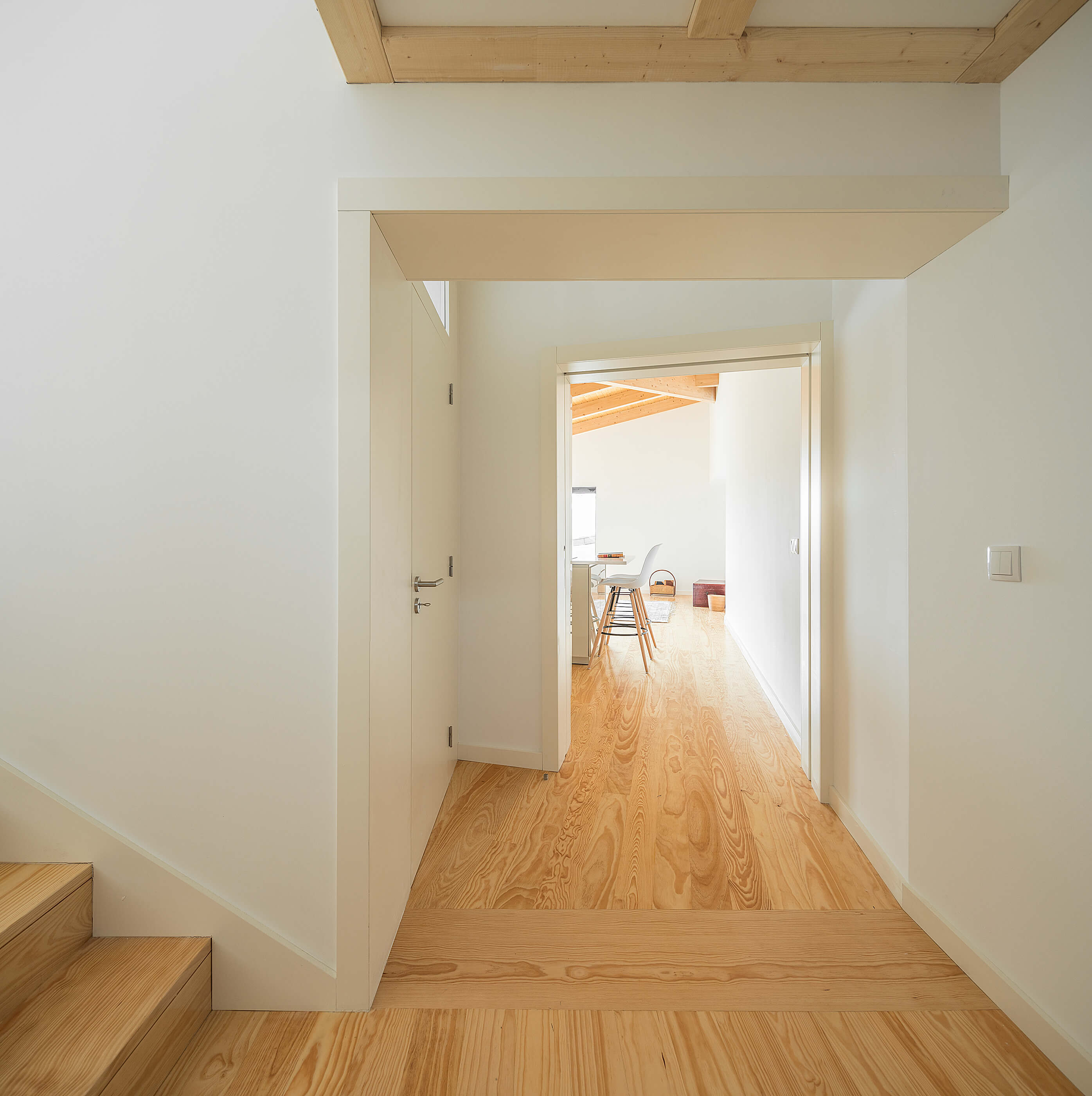 Reportagem Fotografia de arquitectura portuguesa fotografo Ivo tavares studio projecto Casa Santa Marinha de Paulo Moreira Architecture.