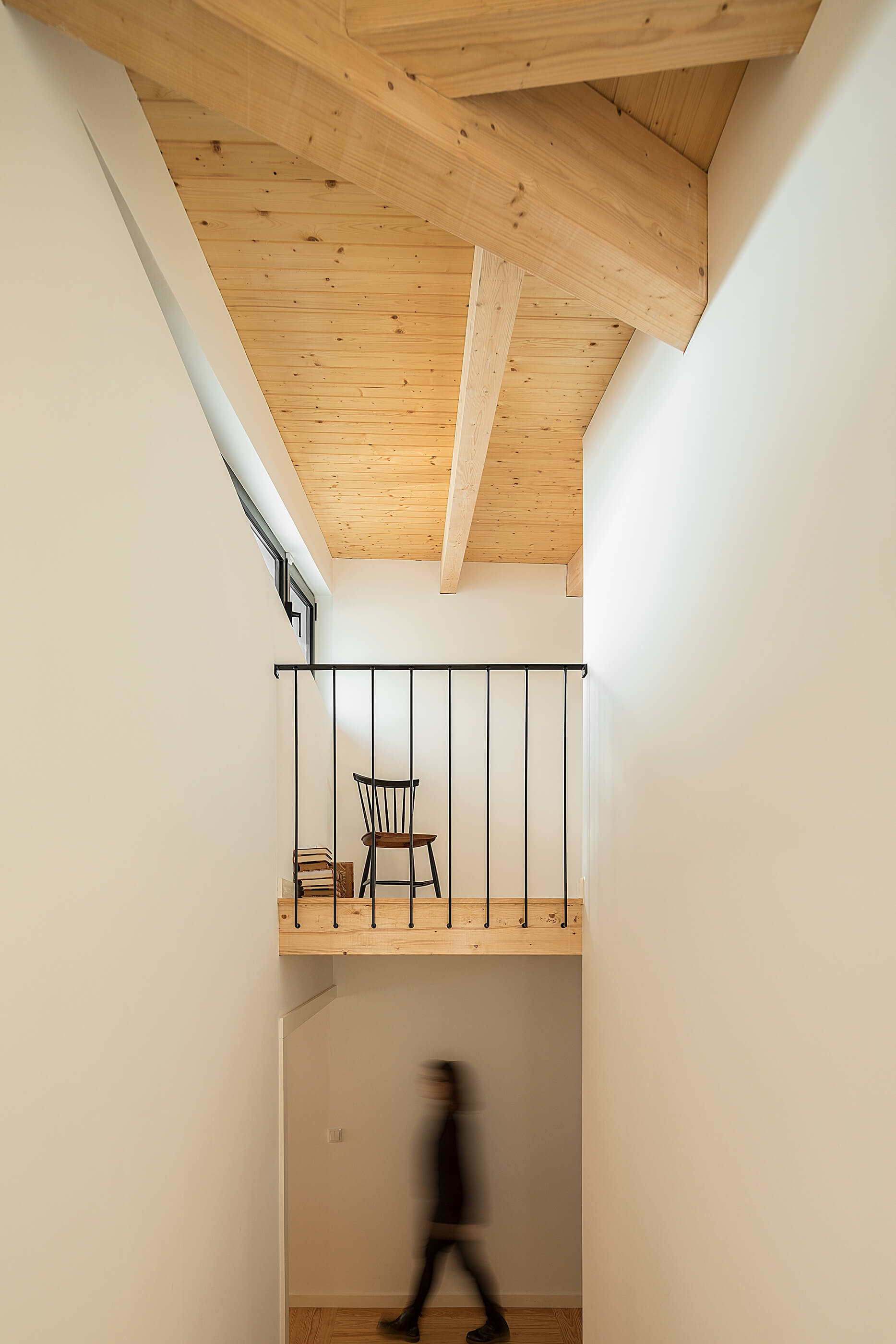 Reportagem Fotografia de arquitectura portuguesa fotografo Ivo tavares studio projecto Casa Santa Marinha de Paulo Moreira Architecture.
