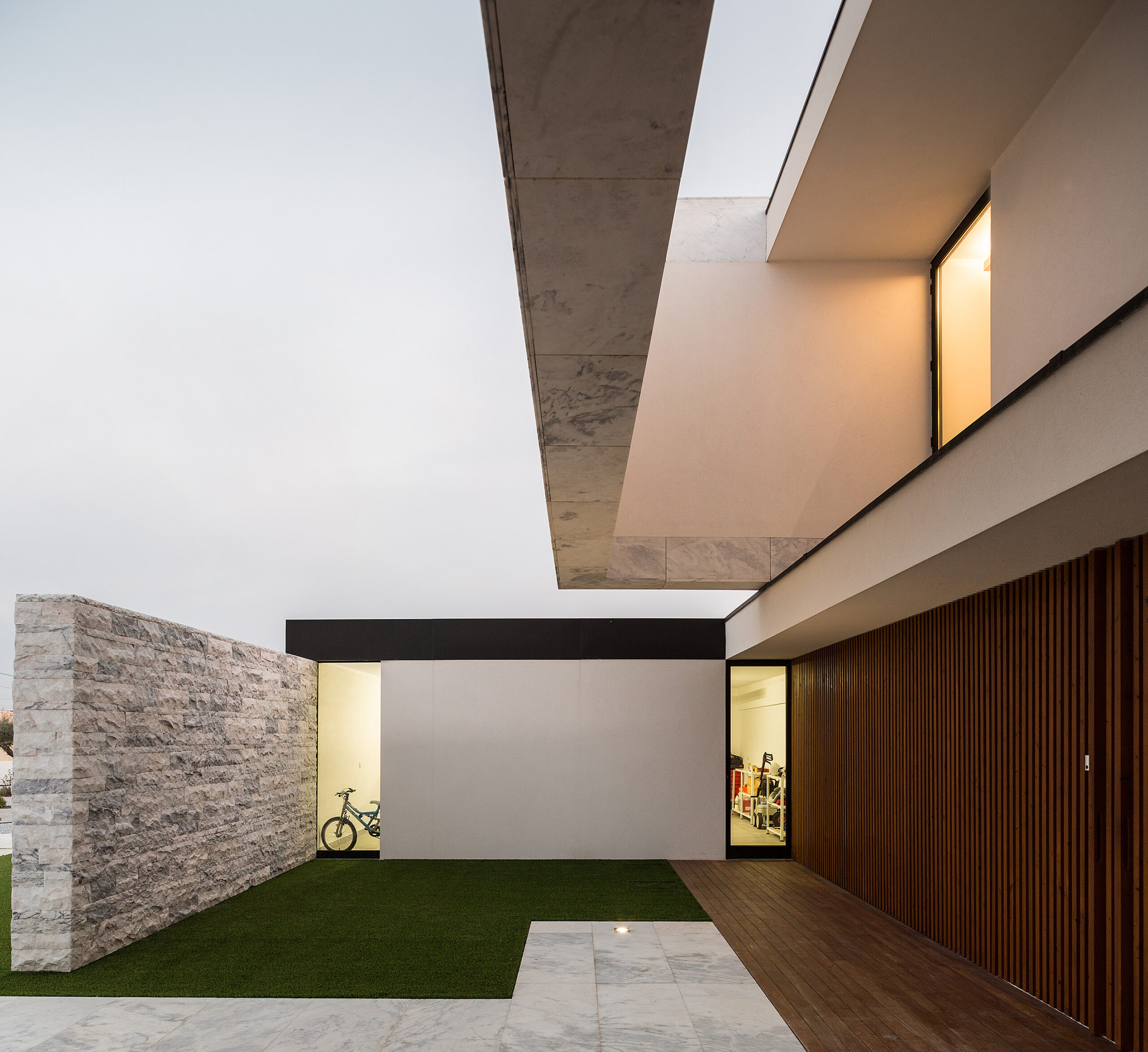 Reportagem Fotografia De Arquitectura Portuguesa Fotografo Ivo Tavares Studio Casa privada do atelier Risco Singular