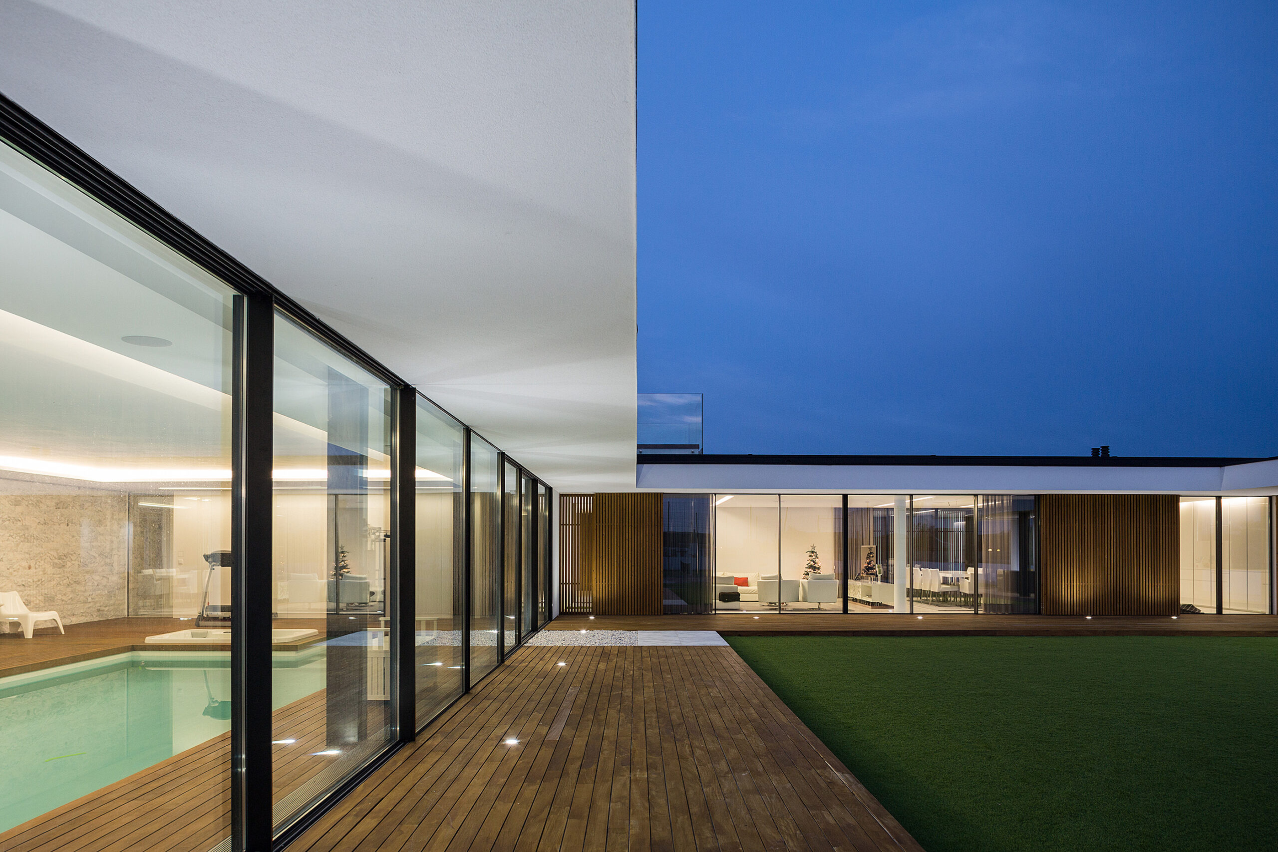 Reportagem Fotografia De Arquitectura Portuguesa Fotografo Ivo Tavares Studio Casa privada do atelier Risco Singular