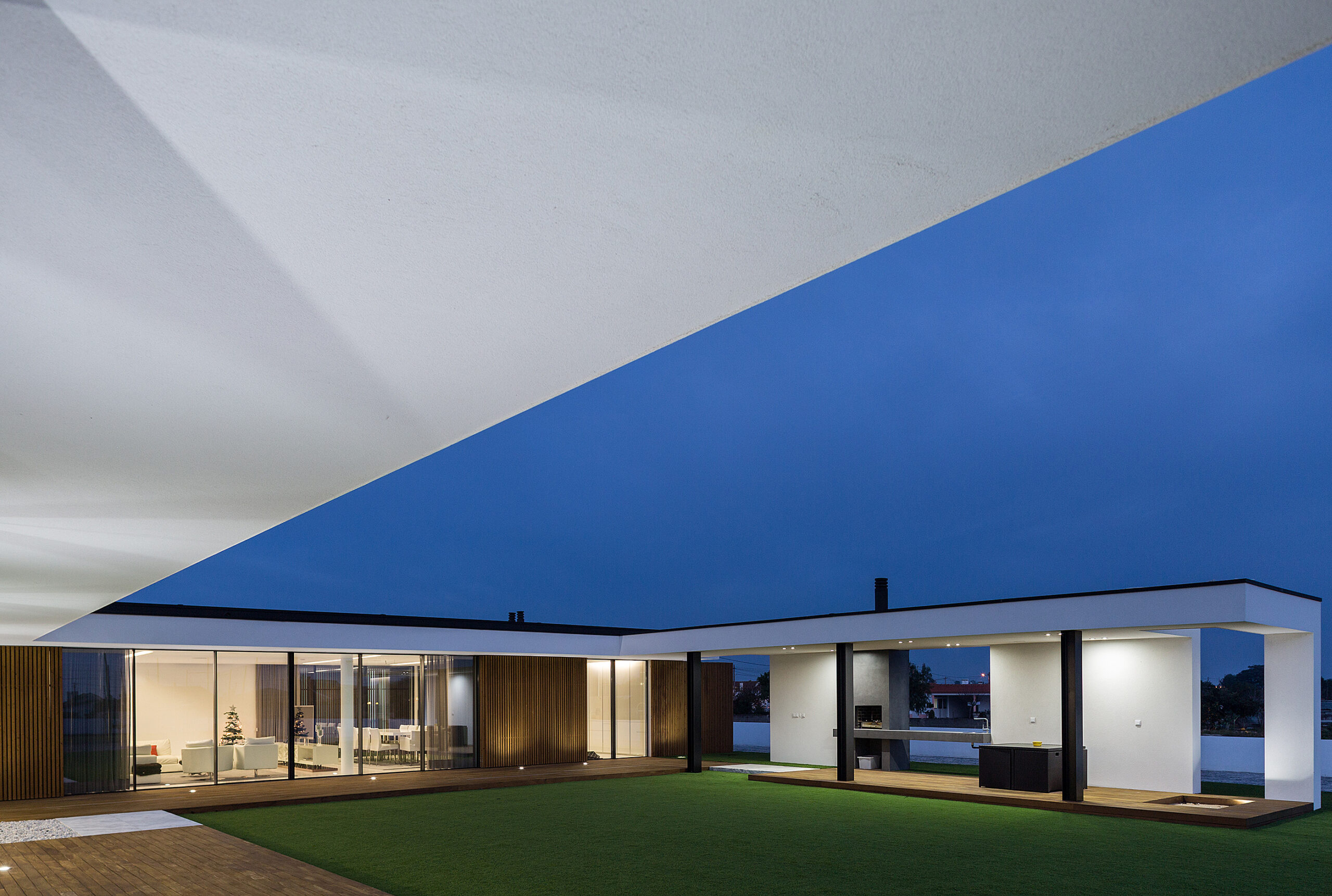 Reportagem Fotografia De Arquitectura Portuguesa Fotografo Ivo Tavares Studio Casa privada do atelier Risco Singular