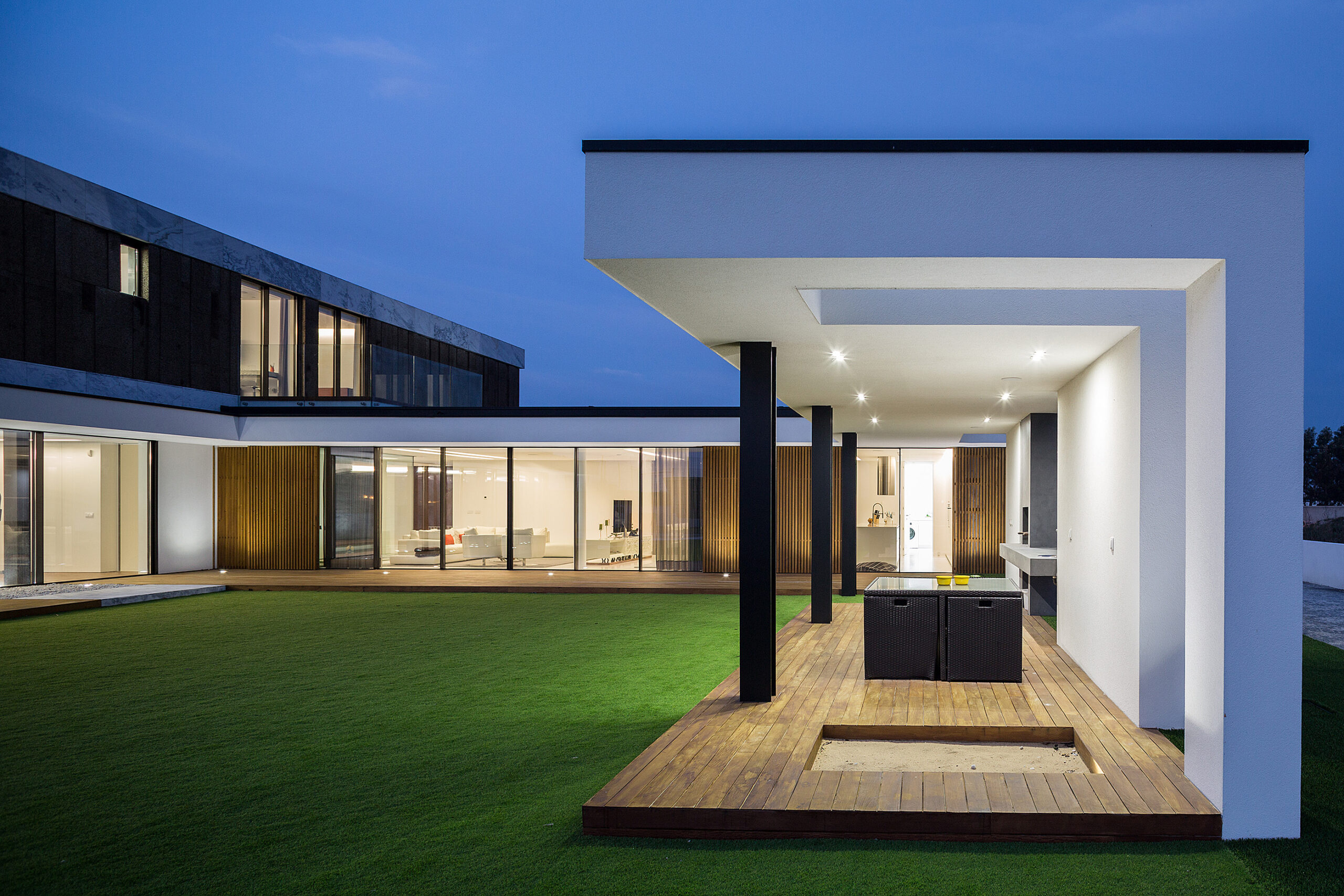 Reportagem Fotografia De Arquitectura Portuguesa Fotografo Ivo Tavares Studio Casa privada do atelier Risco Singular