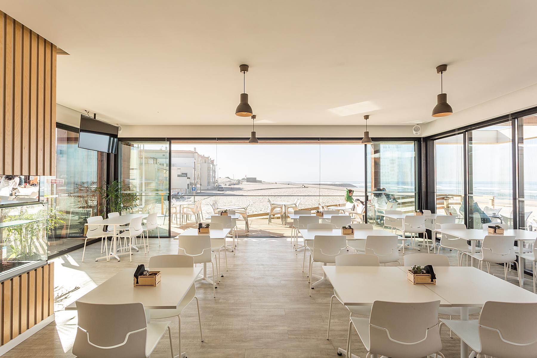 Bar De Praia Bonze Na Costa Nova Em Ílhavo Do Atelier De Arquit