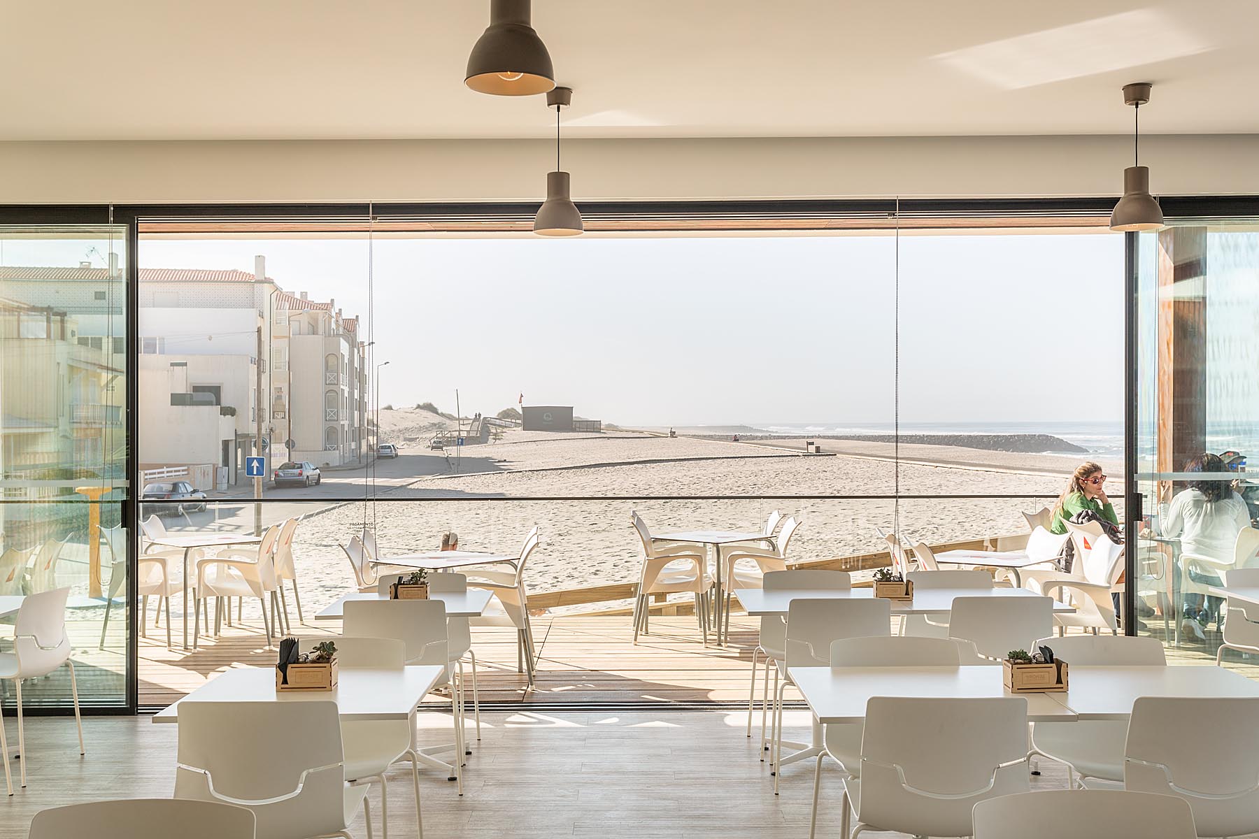 Bar De Praia Bonze Na Costa Nova Em Ílhavo Do Atelier De Arquit
