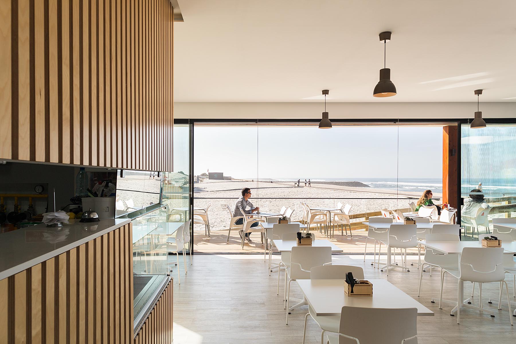 Bar De Praia Bonze Na Costa Nova Em Ílhavo Do Atelier De Arquit
