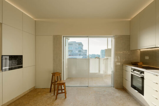 Apartamento no Porto do Atelier Costa Lima Arquitectos e com fot