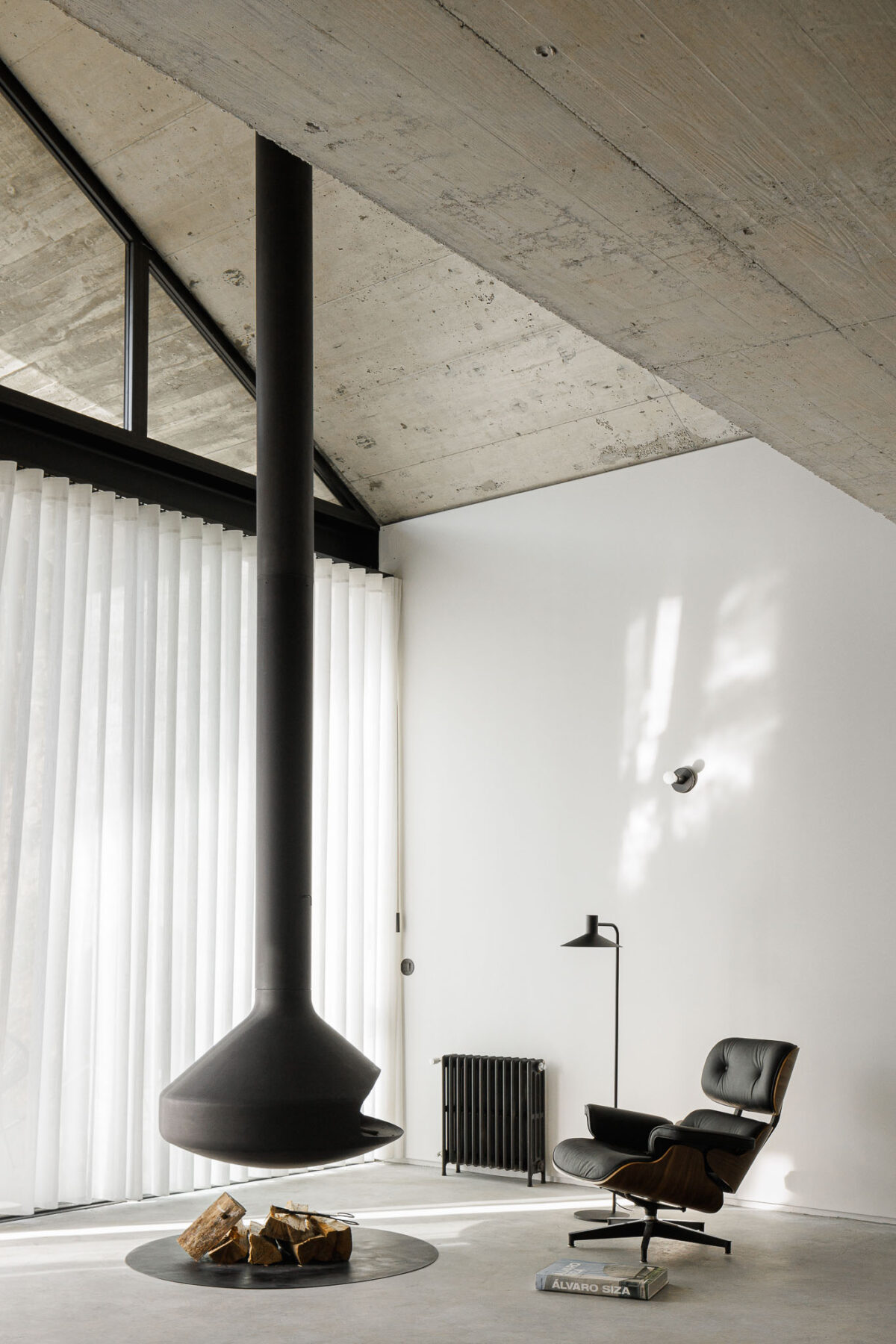 Casa na Mora na Guarda com Arquitectura Filipe Pina Arquitectura