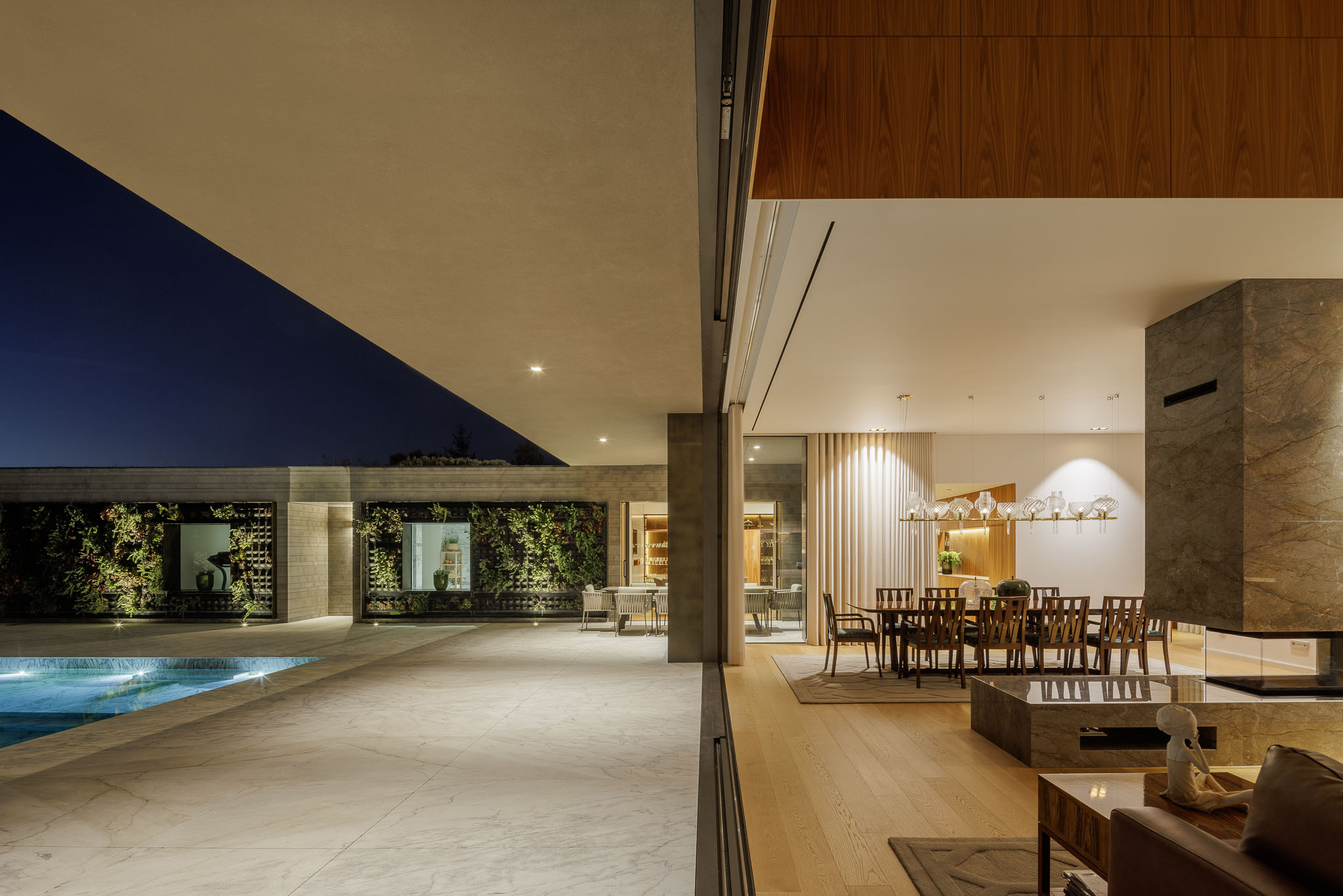 Casa D em Braga com Arquitectura LDARQ e fotografias de Ivo Tava