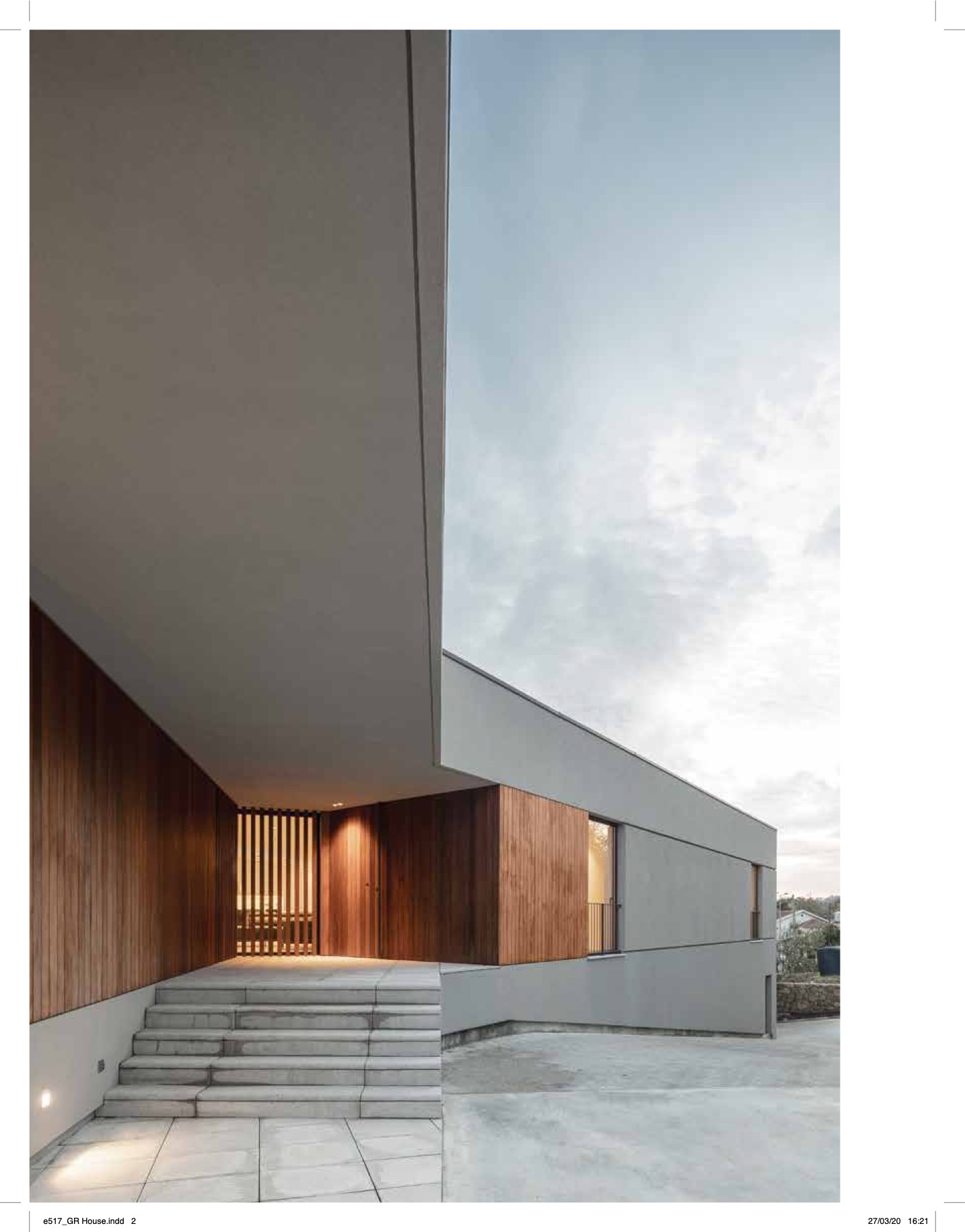 VILLA Journal publica CASA GR do Arquitecto Paulo Martins 1