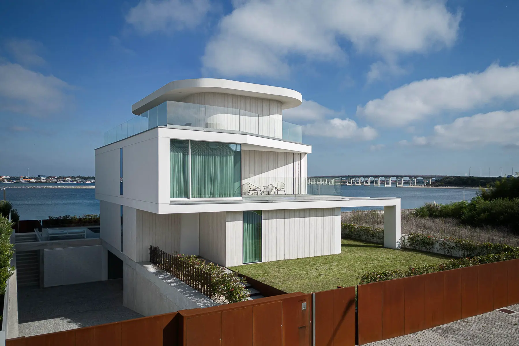 Moradia J2 em &iacute;lhavo com Arquitectura Rui Rosmaninho e fotograf