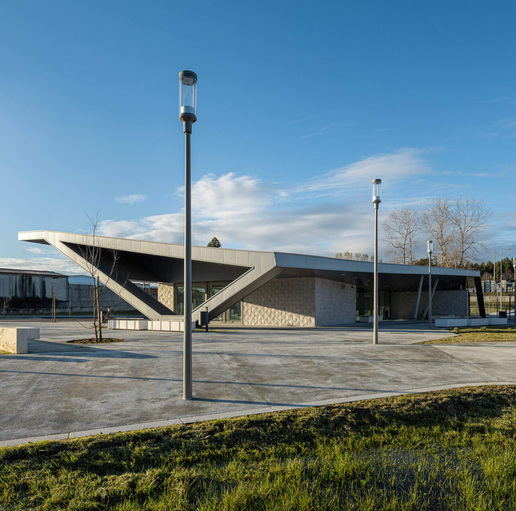 Interface de Transportes Lourosa-Fiães em Santa Maria da Feira | Ivo ...