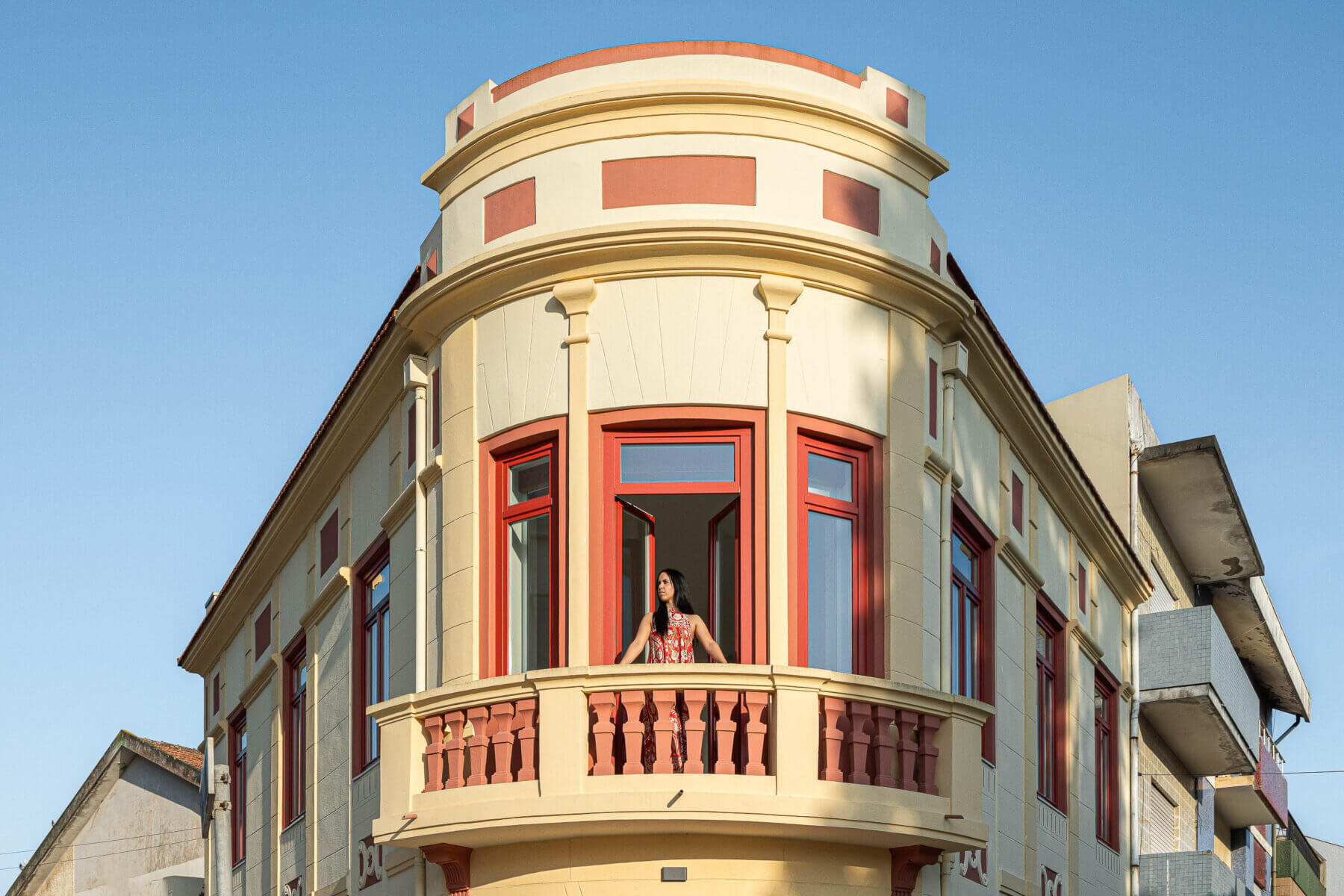 Edificio A'Mar com arquitetura REM'A e fotografia Ivo Tavares St