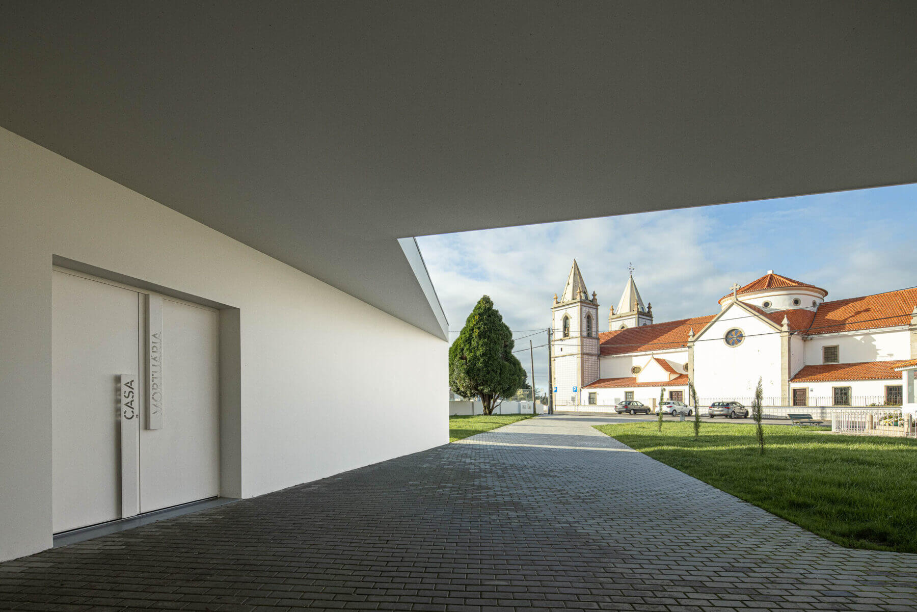 Casa Mortuária de Oliveirinha com arquitetura Sónia Cruz