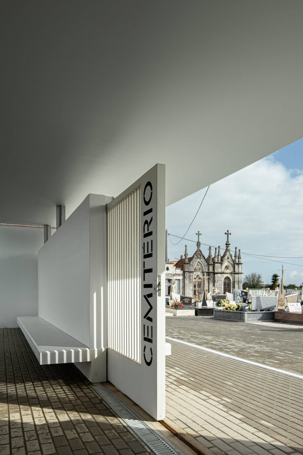 Casa Mortuária de Oliveirinha com arquitetura Sónia Cruz