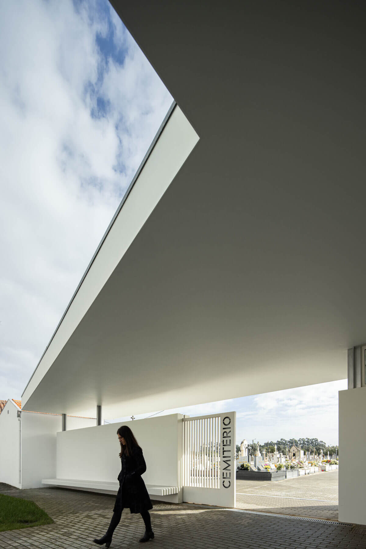 Casa Mortuária de Oliveirinha com arquitetura Sónia Cruz