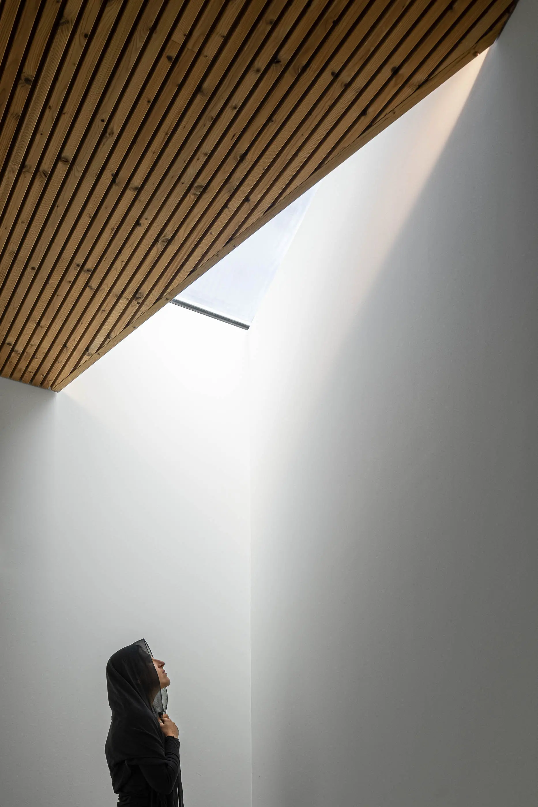 Casa Mortu&aacute;ria de Oliveirinha com arquitetura S&oacute;nia Cruz e fotografia Ivo Tavares