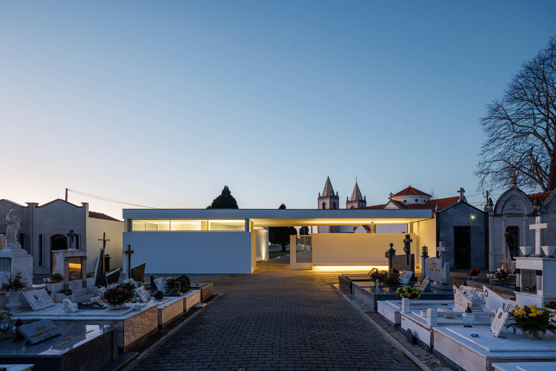 Casa Mortuária de Oliveirinha com arquitetura Sónia Cruz