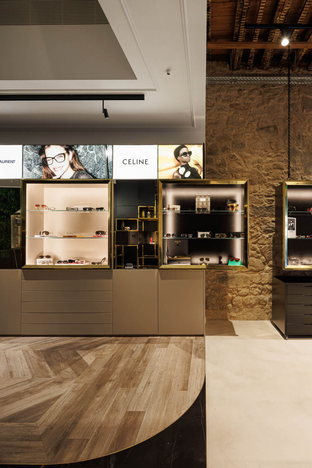 Jorge Oculista Braga com arquitetura Inception Architects e fotografia Ivo Tavares