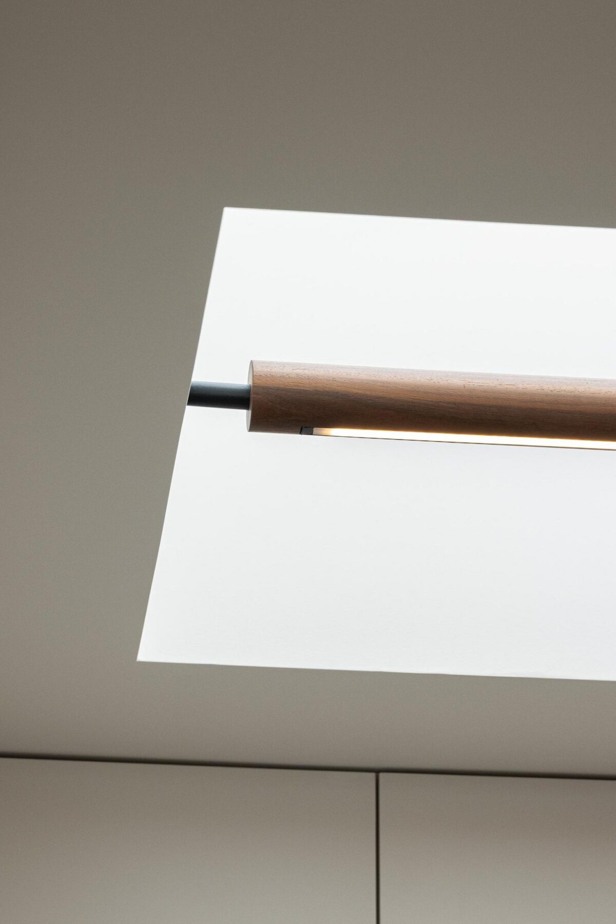 Casa Branca Minimalista com Arquitetura 501 e fotografia Ivo Tavares