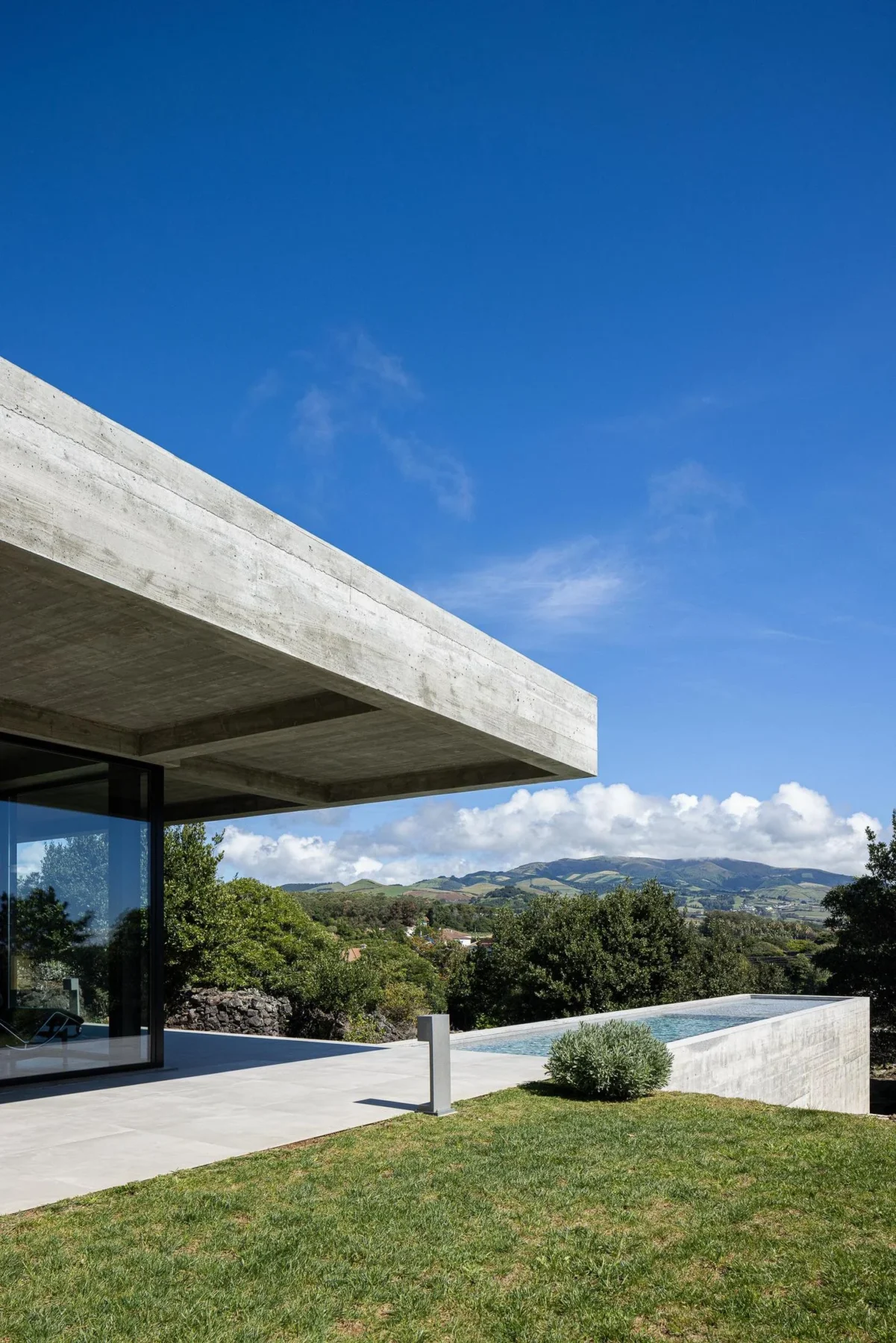 Casa CR com arquitetura SO Arquitetura & Design e fotografia Ivo Tavares