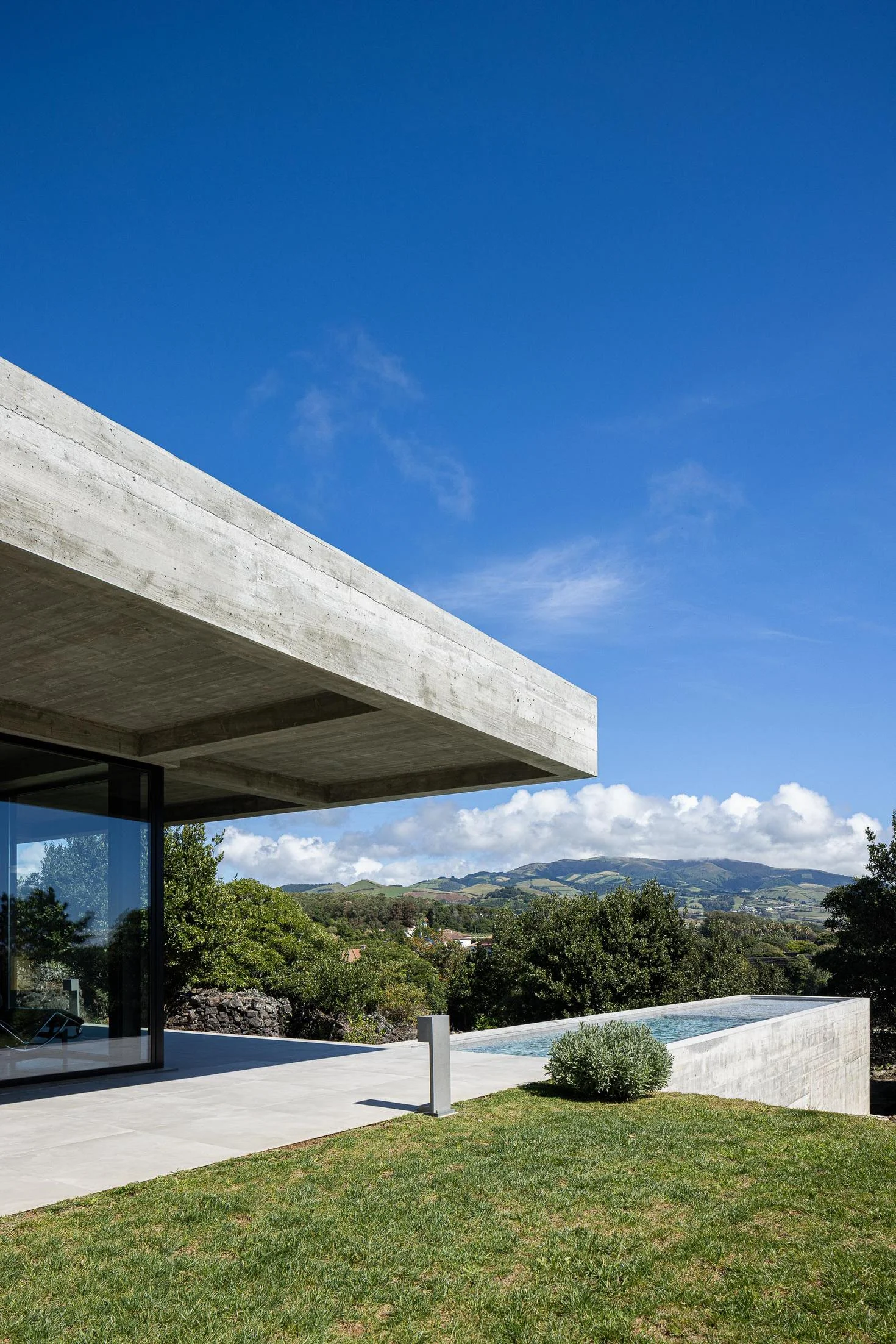 Casa CR com arquitetura SO Arquitetura & Design e fotografia Ivo Tavares