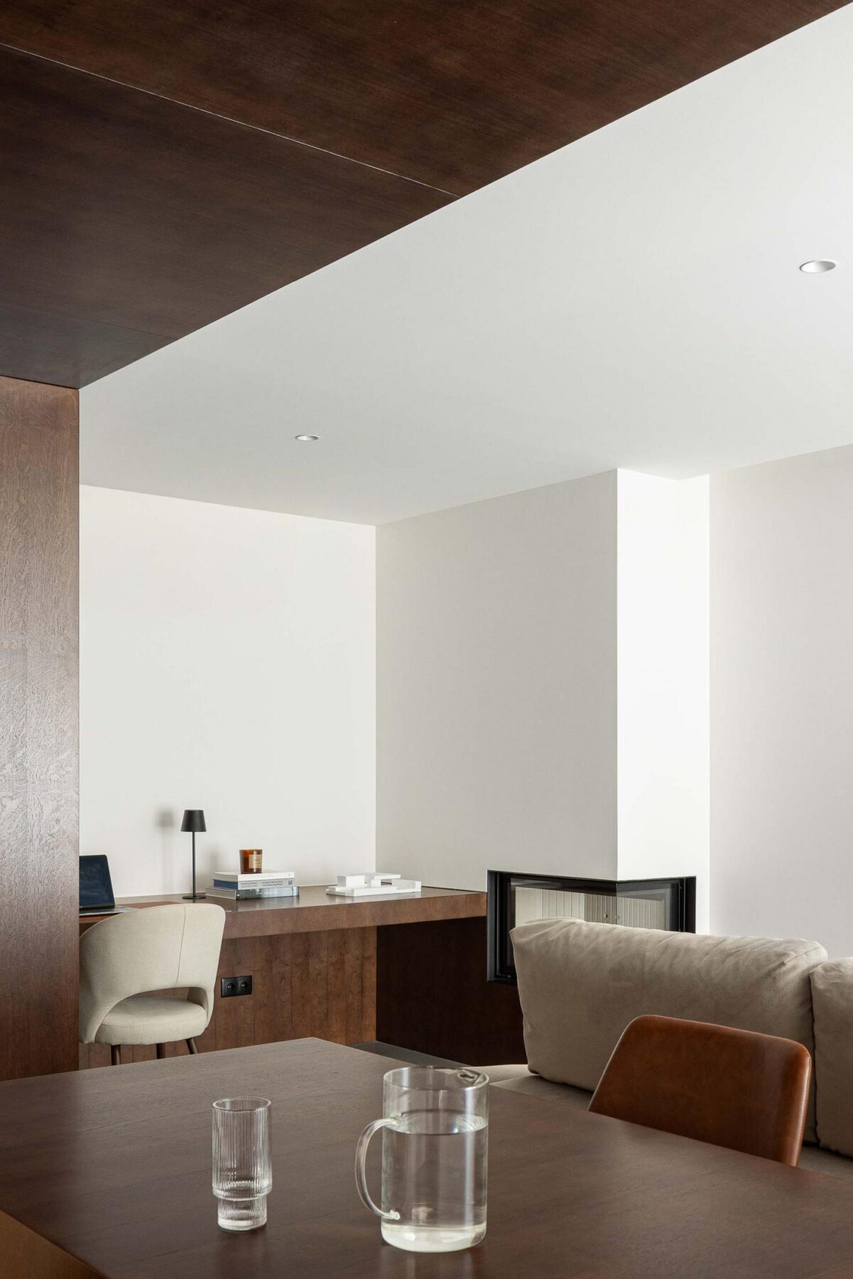 APARTAMENTO FP com arquitetura ARQUITECTOS RT e fotografia Ivo Tavares