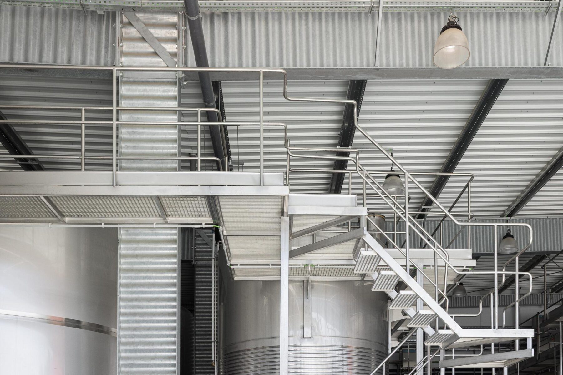 Adega Vinhos Borges . Borges Wine Cellar com arquitetura Em Paralelo e fotografia Ivo Tavares