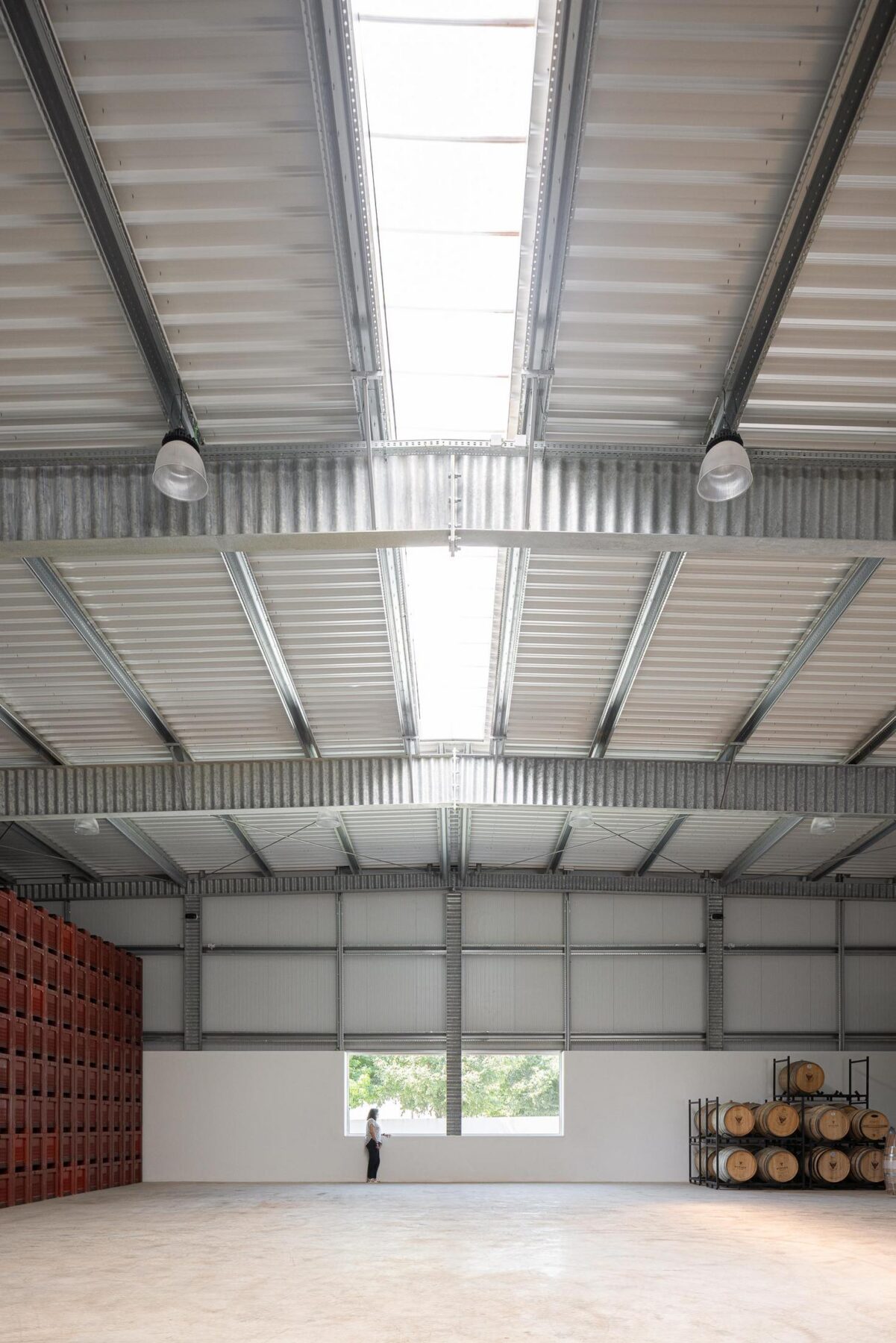 Adega Vinhos Borges . Borges Wine Cellar com arquitetura Em Paralelo e fotografia Ivo Tavares