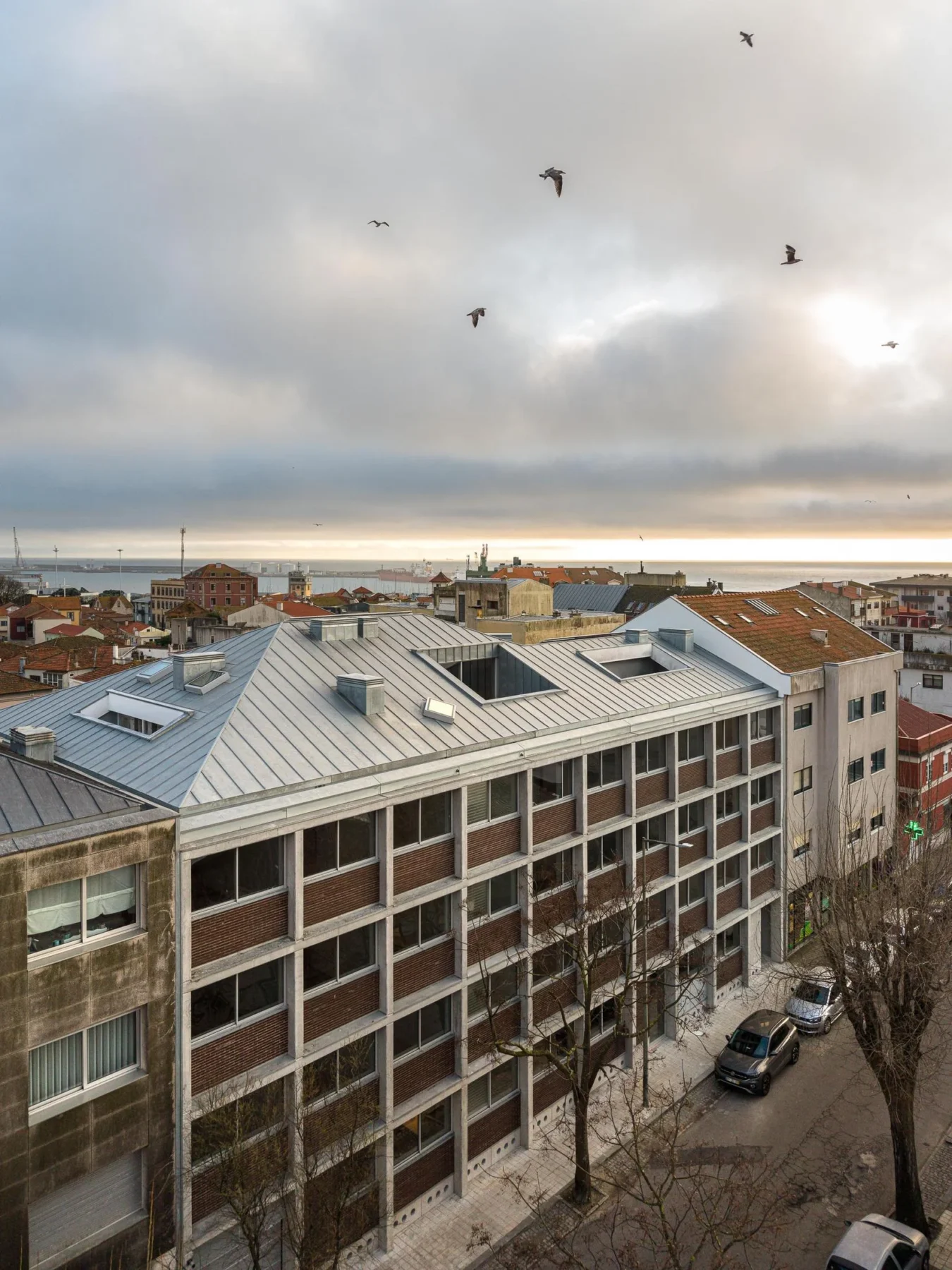 Edifício de Habitação Multifamiliar Hintze Ribeiro — Helder da Rocha Arquitectos em Matosinhos | Fotografia de Arquitetura Ivo Tavares