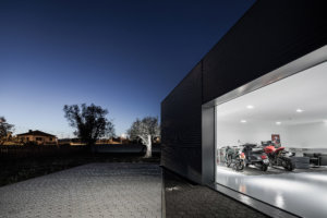Reportagem Fotografia De Arquitectura Portuguesa Fotografo Ivo Tavares Studio Garagem De Paulo Martins.